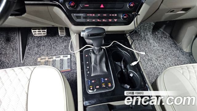 Kia All New Carnival Noblesse, 2015 9