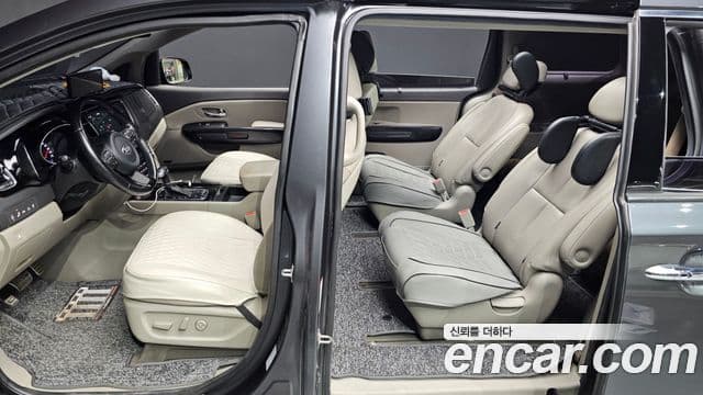 Kia All New Carnival Noblesse, 2015 10