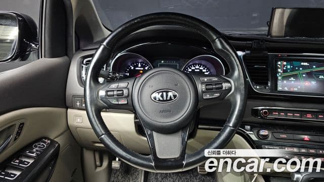 Kia All New Carnival Noblesse, 2015 13