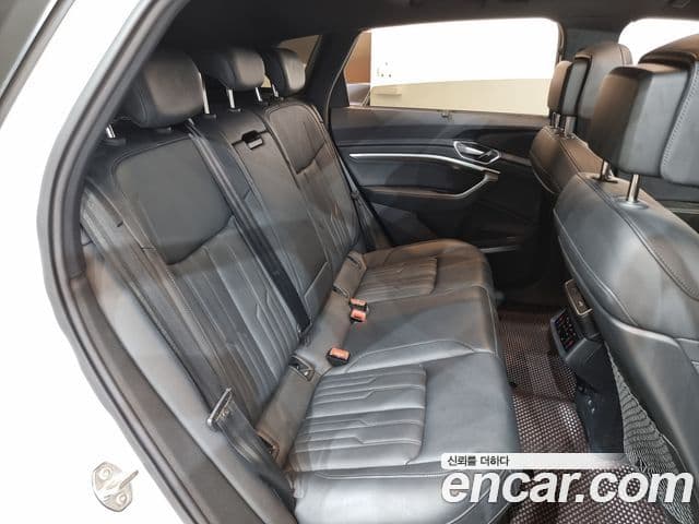 Audi e-Tron, 2023 11