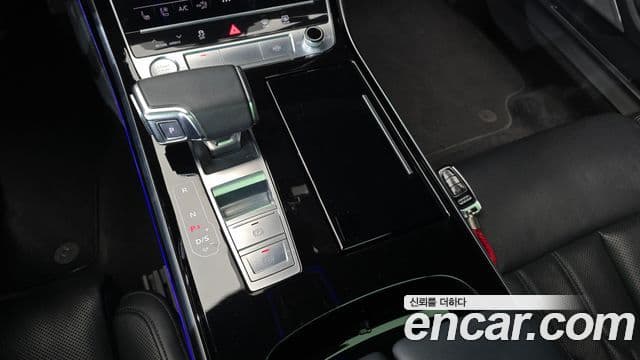 Audi A8 (D5) 55 TFSI Quattro LWB, 2020 9