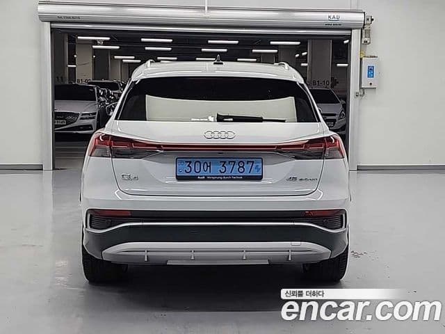 Audi Q4 e-Tron (F4) Premium, 2025 3