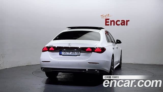 Mercedes-Benz E-класс W214 Avantgarde, 2024 4