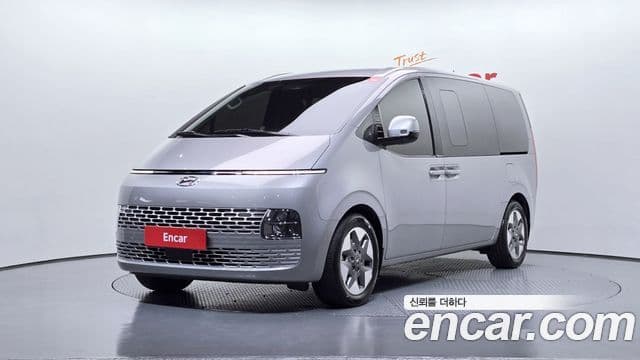 Hyundai Staria Modern, 2023 1