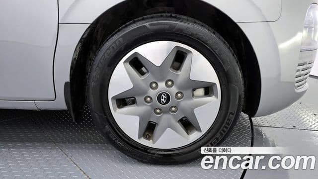 Hyundai Staria Modern, 2023 все фото