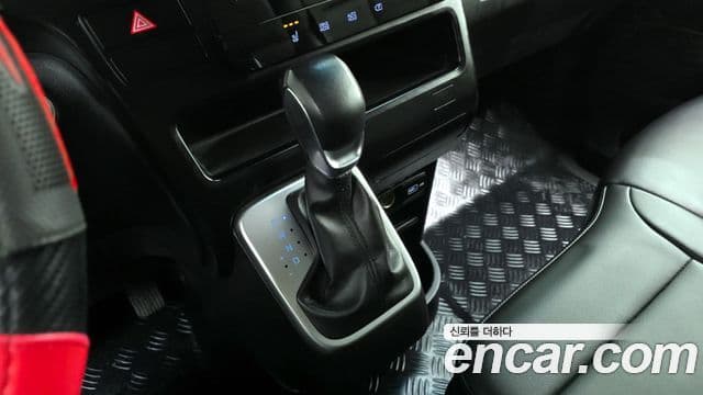 Hyundai Staria Modern, 2023 9