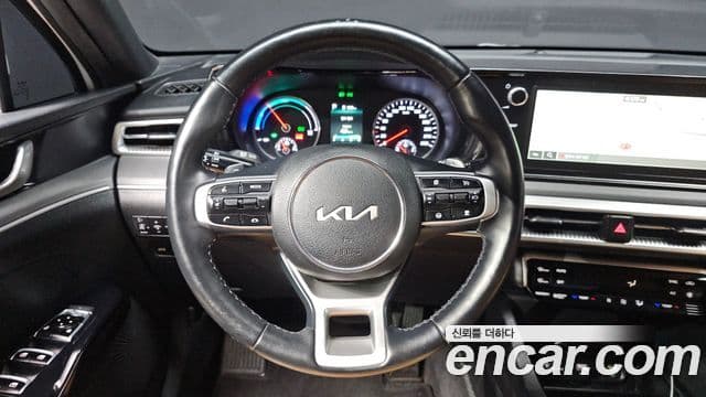 Kia K5 гибрид 3세대 Prestige, 2023 13