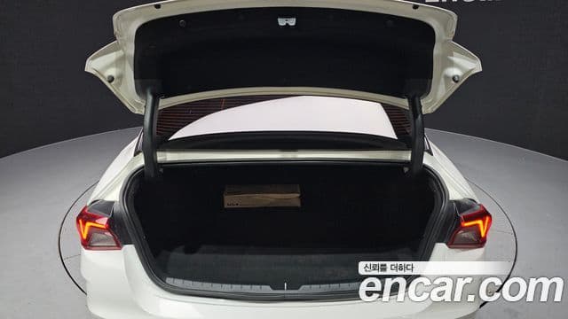 Kia K5 гибрид 3세대 Prestige, 2023 20