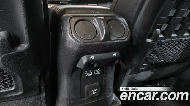 Jeep Wrangler (JL) 2.0 Rubicon 4도어, 2020 18