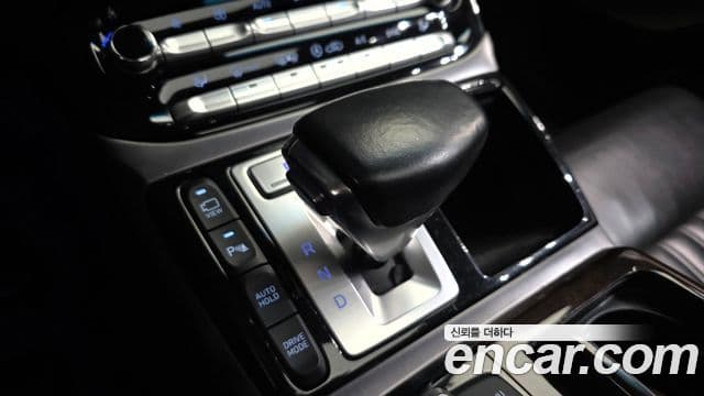 Genesis EQ900 Prestige, 2018 9