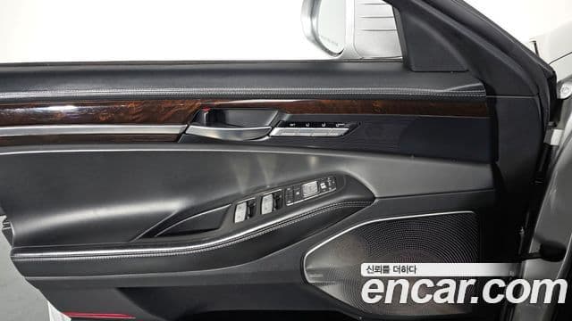 Genesis EQ900 Prestige, 2018 17