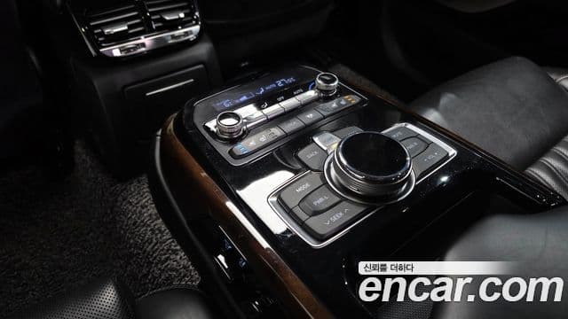 Genesis EQ900 Prestige, 2018 18