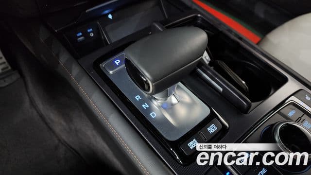 Genesis G80 Sport, 2017 9