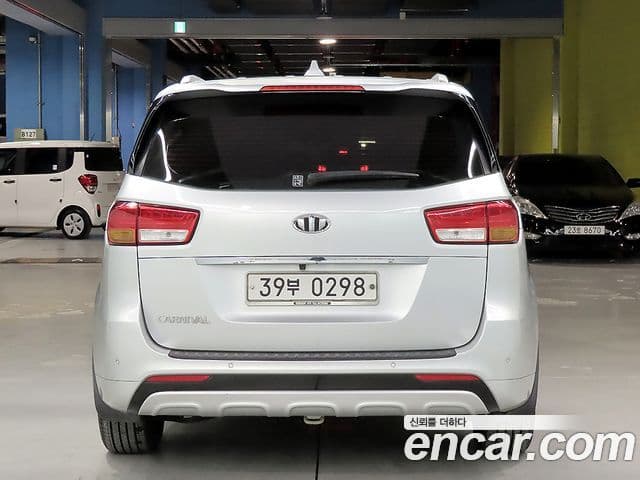 Kia All New Carnival Prestige, 2015 4
