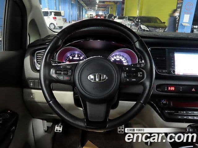Kia All New Carnival Prestige, 2015 15