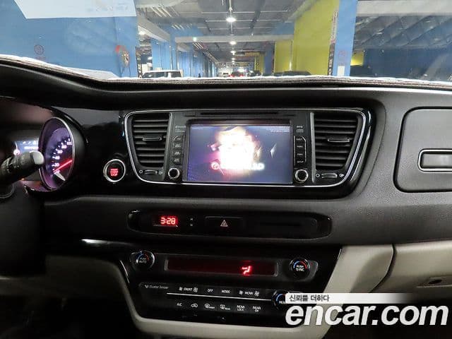 Kia All New Carnival Prestige, 2015 18