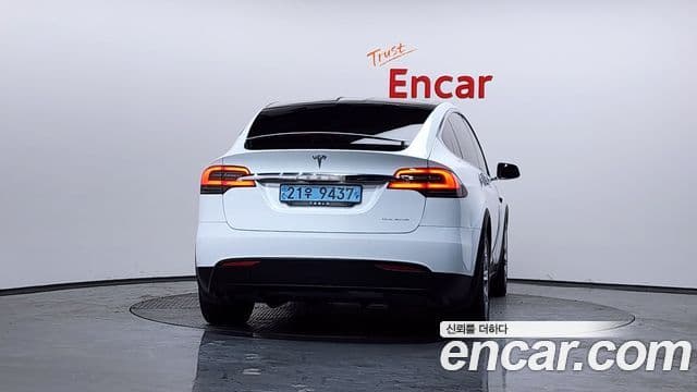 Tesla модель X Long Range, 2019 4