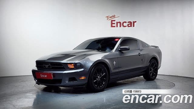 Ford Mustang купе, 2010 1