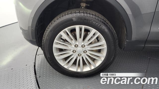 Land Rover Discovery 5 Luxury, 2019 все фото