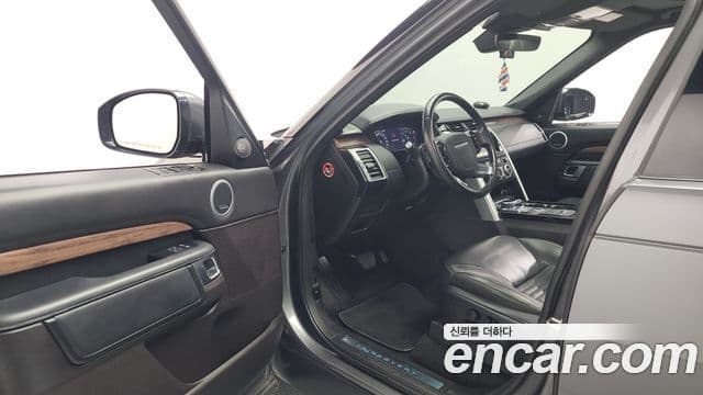 Land Rover Discovery 5 Luxury, 2019 10