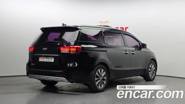 Kia All New Carnival Luxury, 2016 3