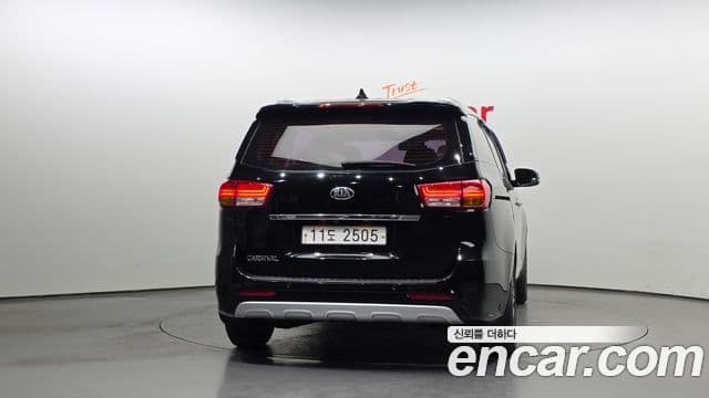 Kia All New Carnival Luxury, 2016 4