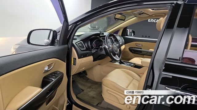Kia All New Carnival Luxury, 2016 6