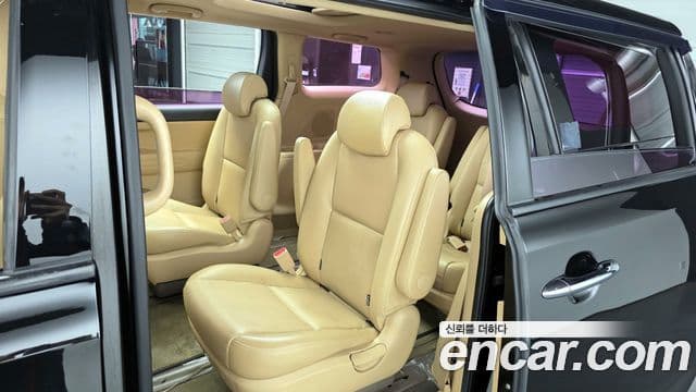 Kia All New Carnival Luxury, 2016 7
