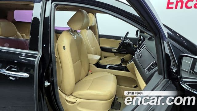 Kia All New Carnival Luxury, 2016 15