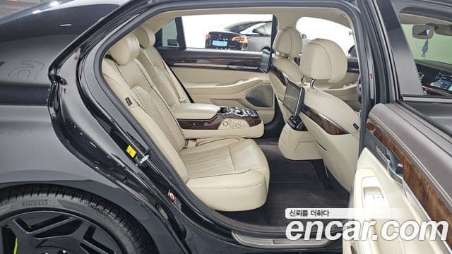Genesis EQ900 Prestige, 2018 12