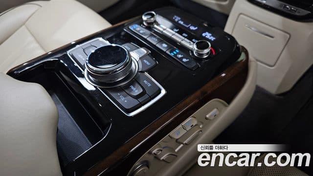 Genesis EQ900 Prestige, 2018 18