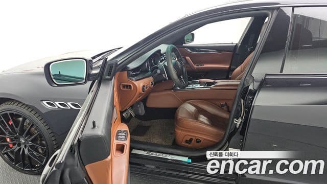 Maserati Quattroporte GTS 3.8 V8, 2014 6