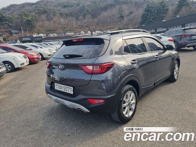 Kia Stonic Deluxe, 2018 все фото