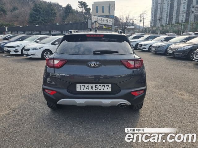 Kia Stonic Deluxe, 2018 6