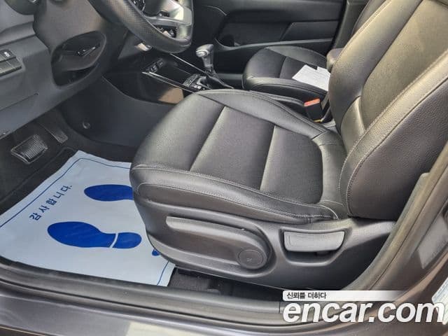 Kia Stonic Deluxe, 2018 11