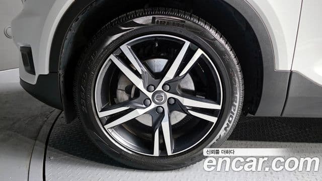 Volvo XC40 B4 R-Design, 2021 все фото