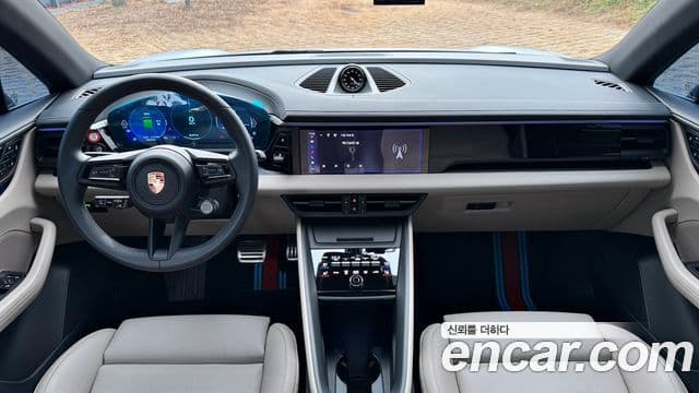 Porsche Macan EV 4S, 2025 9
