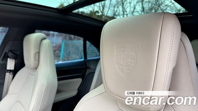 Porsche Macan EV 4S, 2025 14