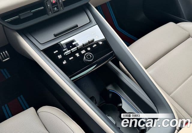 Porsche Macan EV 4S, 2025 18