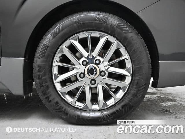 KG모빌리티(SsangYong) Korando 투리스모 4WD Chateau 11인승, 2014 все фото