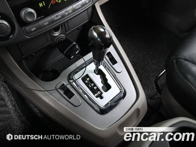 KG모빌리티(SsangYong) Korando 투리스모 4WD Chateau 11인승, 2014 9