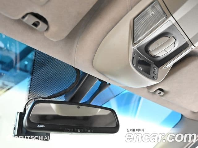 KG모빌리티(SsangYong) Korando 투리스모 4WD Chateau 11인승, 2014 18