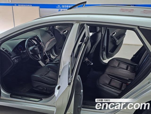 Hyundai i40 Modern, 2012 10