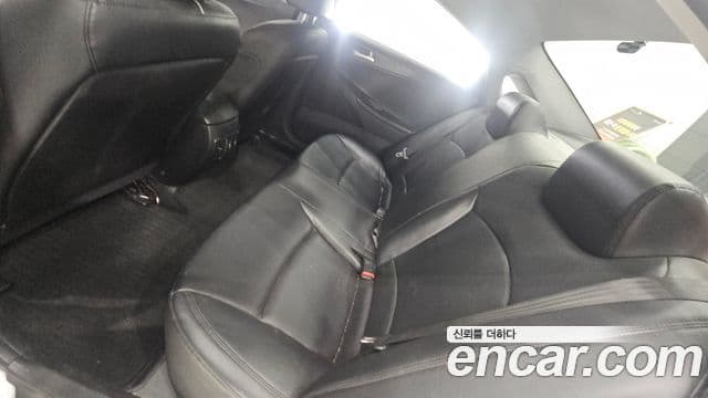 Hyundai YF Sonata LPI Deluxe, 2011 7