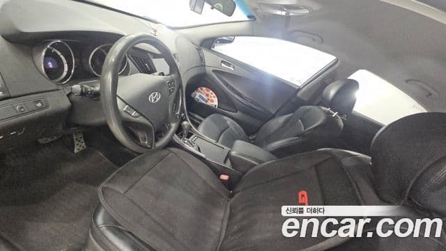 Hyundai YF Sonata LPI Deluxe, 2011 8