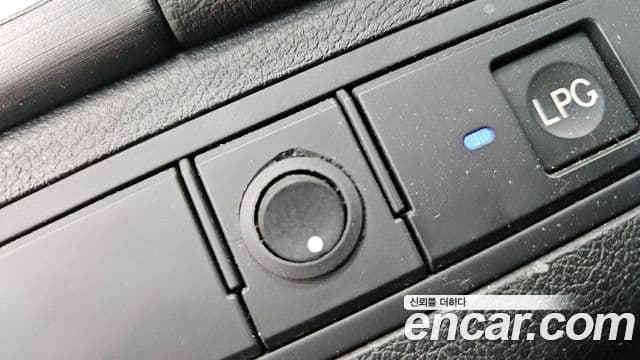 Hyundai YF Sonata LPI Deluxe, 2011 13