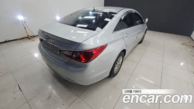 Hyundai YF Sonata LPI Deluxe, 2011 17