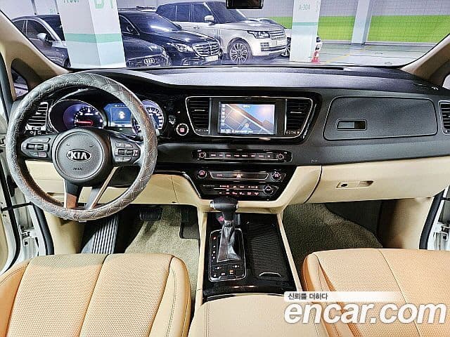 Kia All New Carnival Noblesse, 2017 10