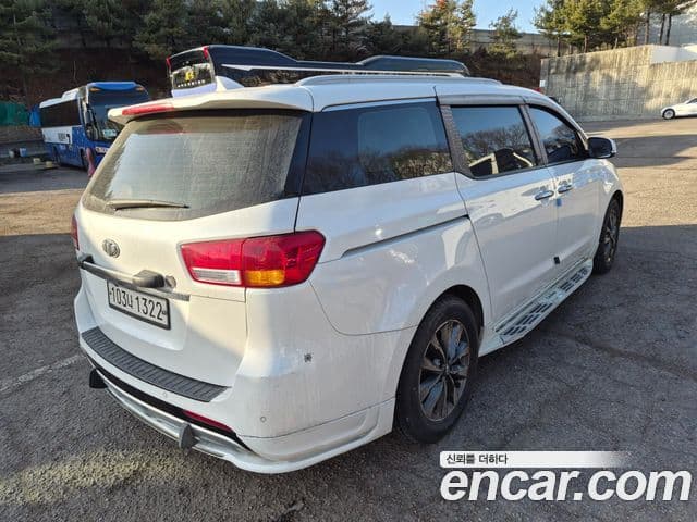 Kia All New Carnival Magic Space, 2017 4