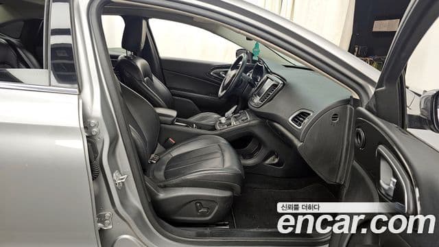 크라이슬러 200 2세대 2.4 C, 2015 11